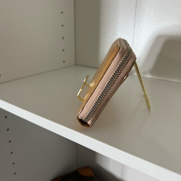 🔥 Coach patent leather wallet - Picture 6 of 6